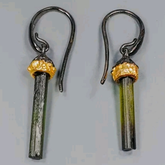 green tourmaline & sterling & gold long pillar earrings - Picture 7 of 10